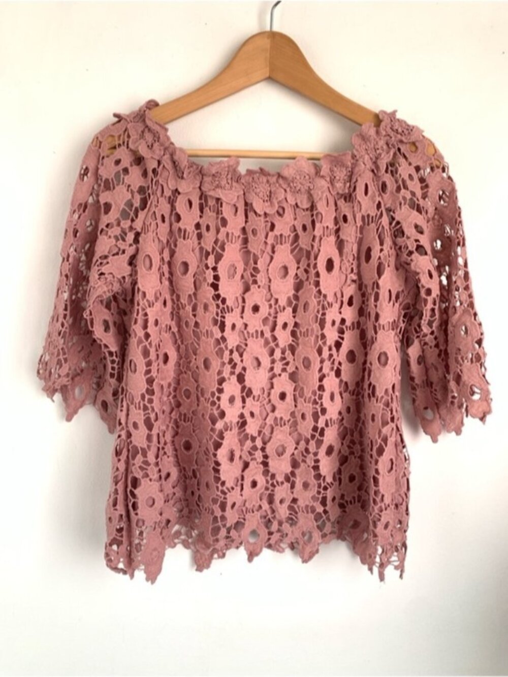 La Reyna Lace Off The Shoulder Blouse - Picture 2 of 8